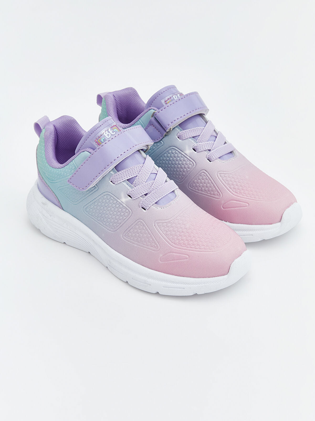 Strap-On and Crispy-Sounding Kids' Sports Shoes