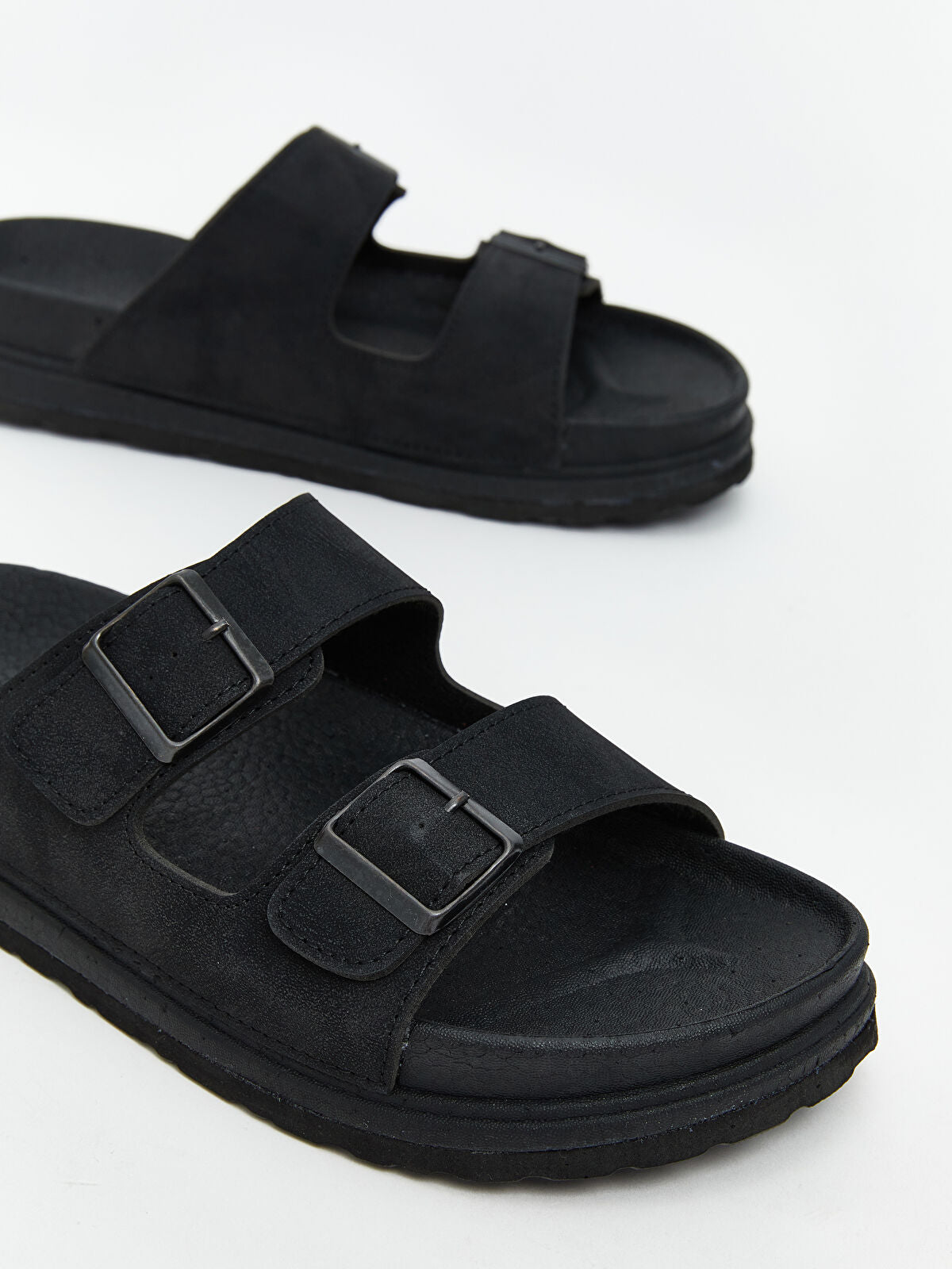 Slip-On Looking Men's Slipper