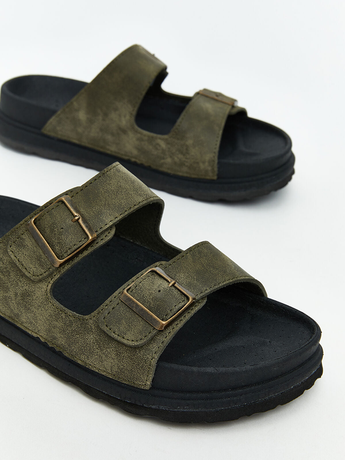 Slip-On Looking Men's Slipper