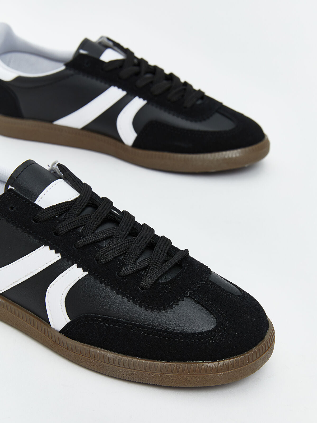 Lightweight Appearance Women's Sport Shoes