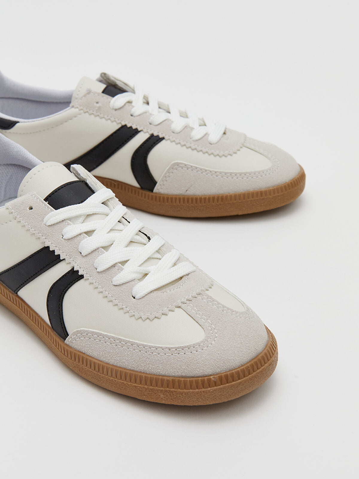 Lightweight Appearance Women's Sport Shoes